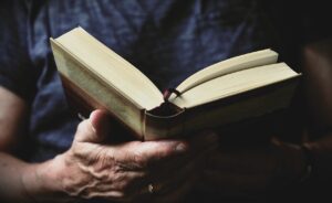 熟年離婚における教育費の負担はどのように解決すべきか？