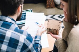 熟年離婚について相談できる人がいない場合の対処法は？